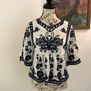 Anthropologie Kindred Bohemian Embroidered Peasant Top Size Small